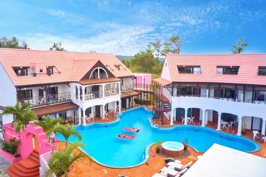 The Pool Resort OKINAWA (Onna)