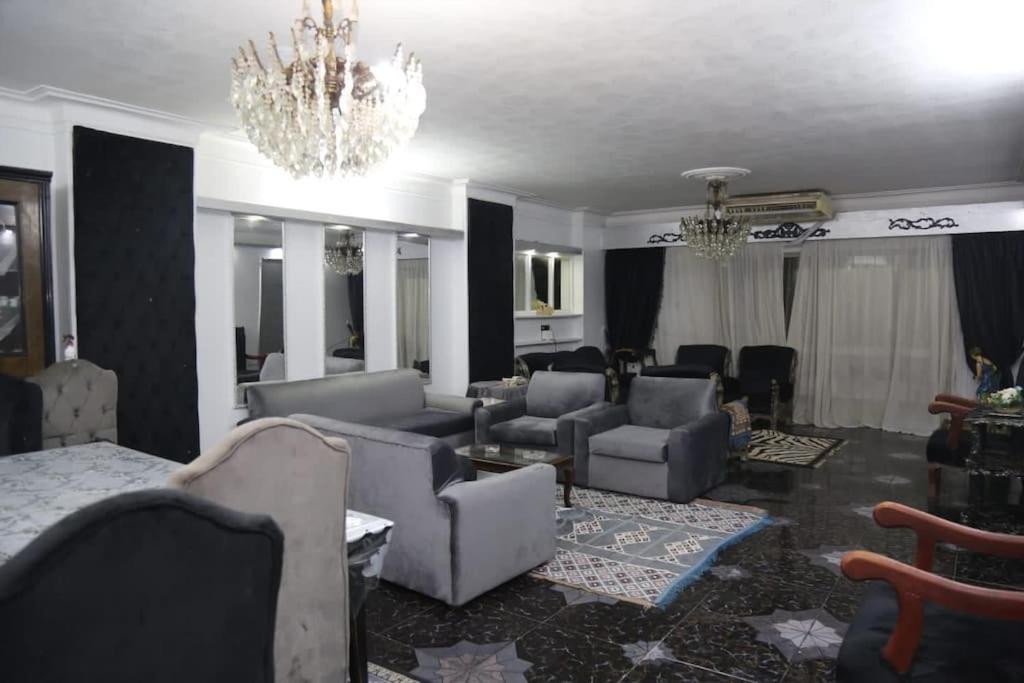 Cozy Apartment in Al Agouza