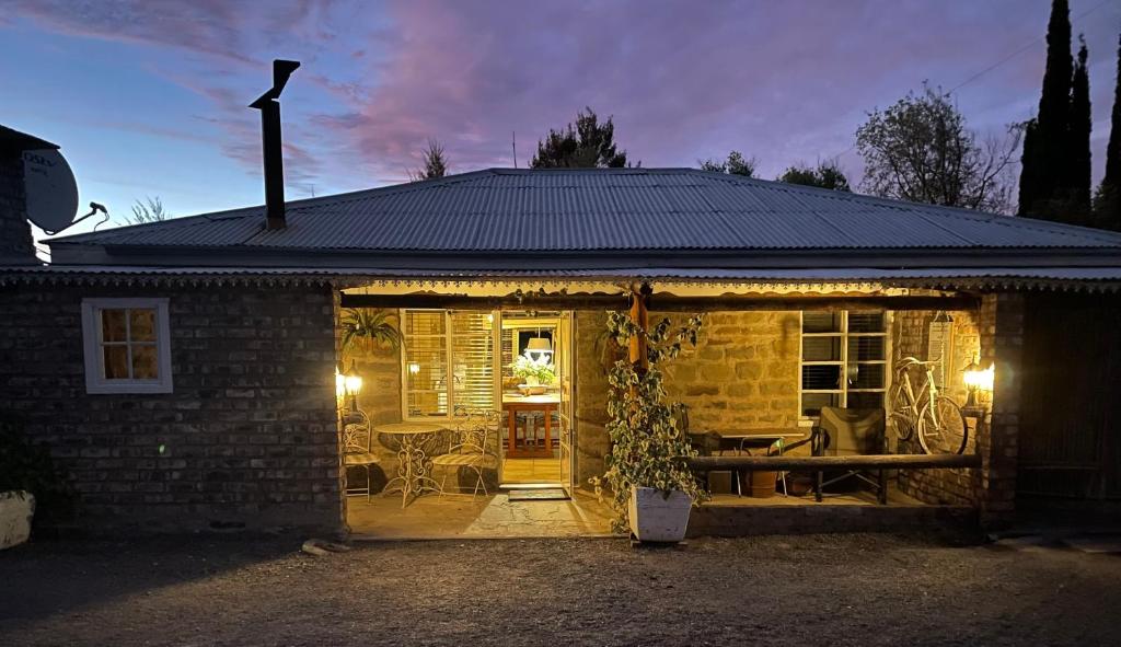 Ou Klipskuur Self-Catering Accommodation (Fraserburg)
