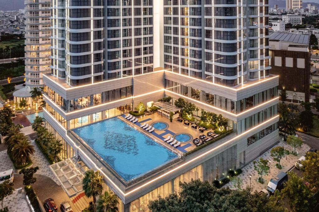 Meliá Vinpearl Danang Riverfront