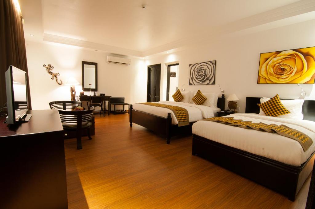 La Rose Suites