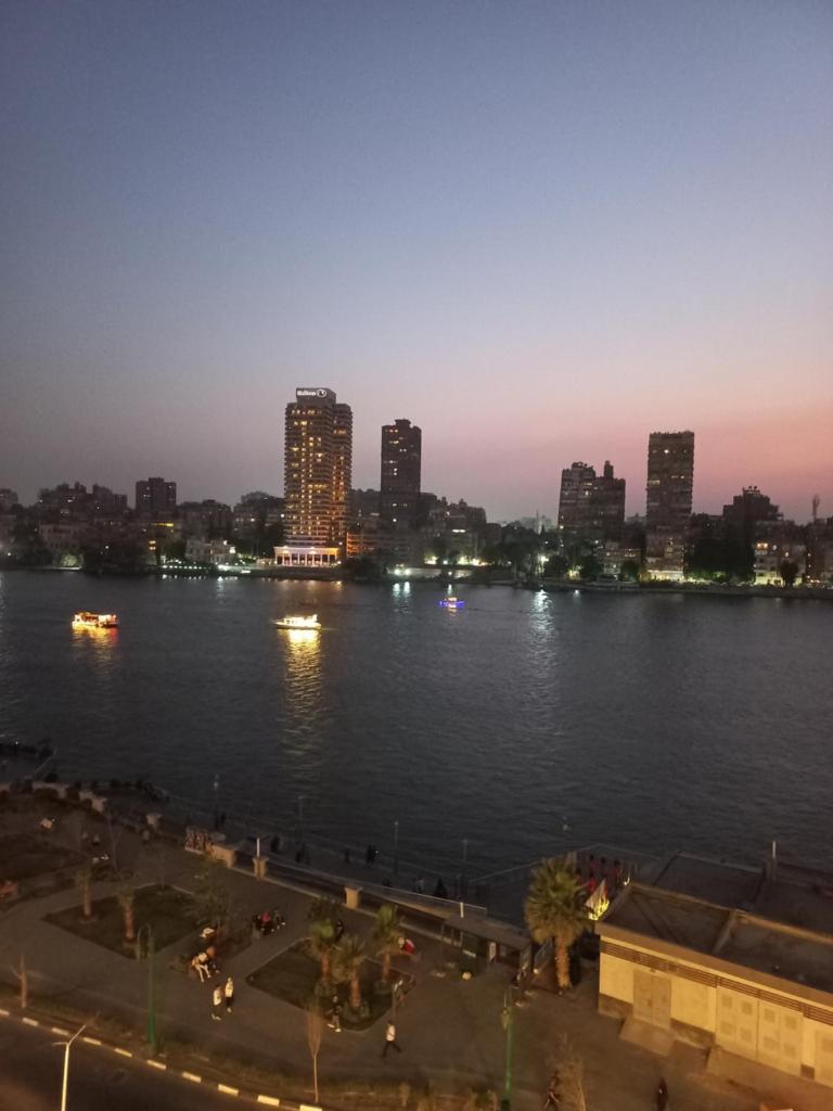 شقه فندقيه بجوار فندق فيرمونت نايل سيتي