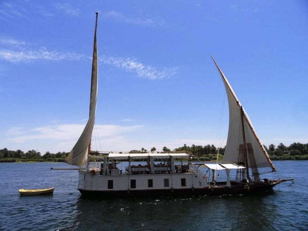 Luxor Dahabiya Nile Cruise Private Family