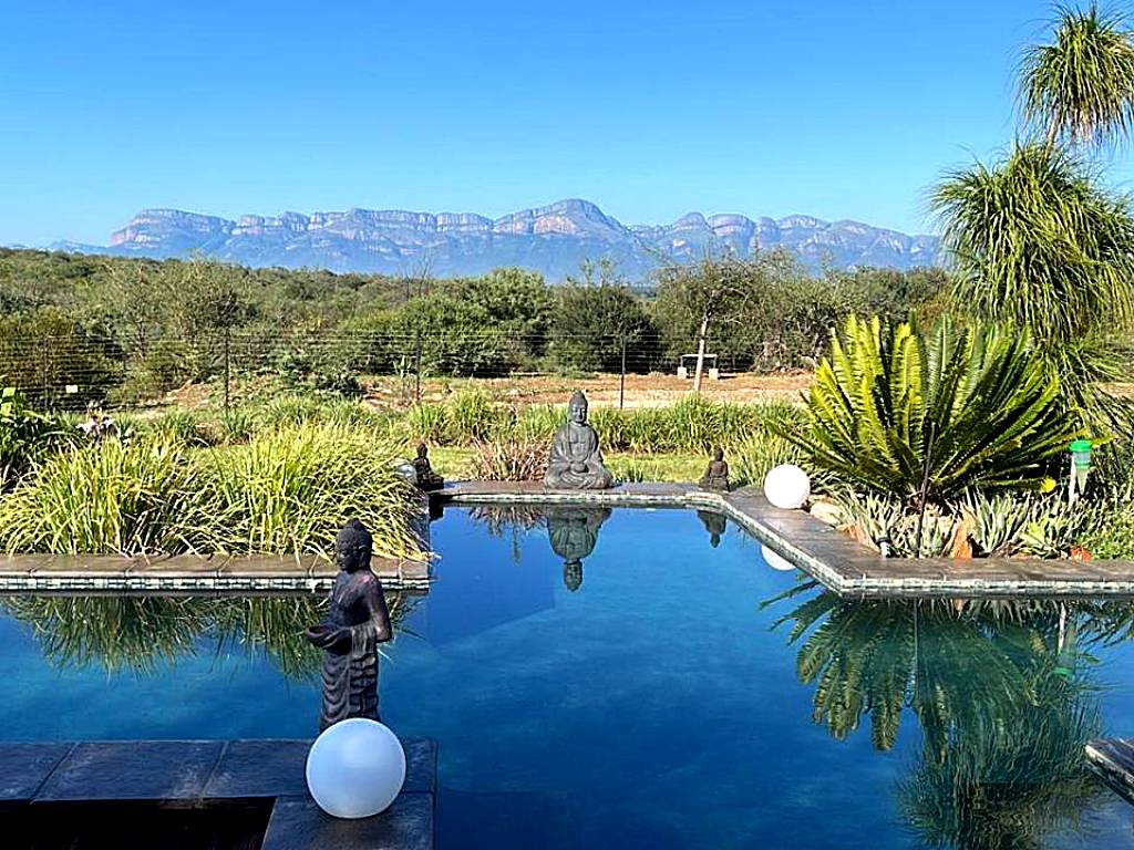 hippomoon lodge