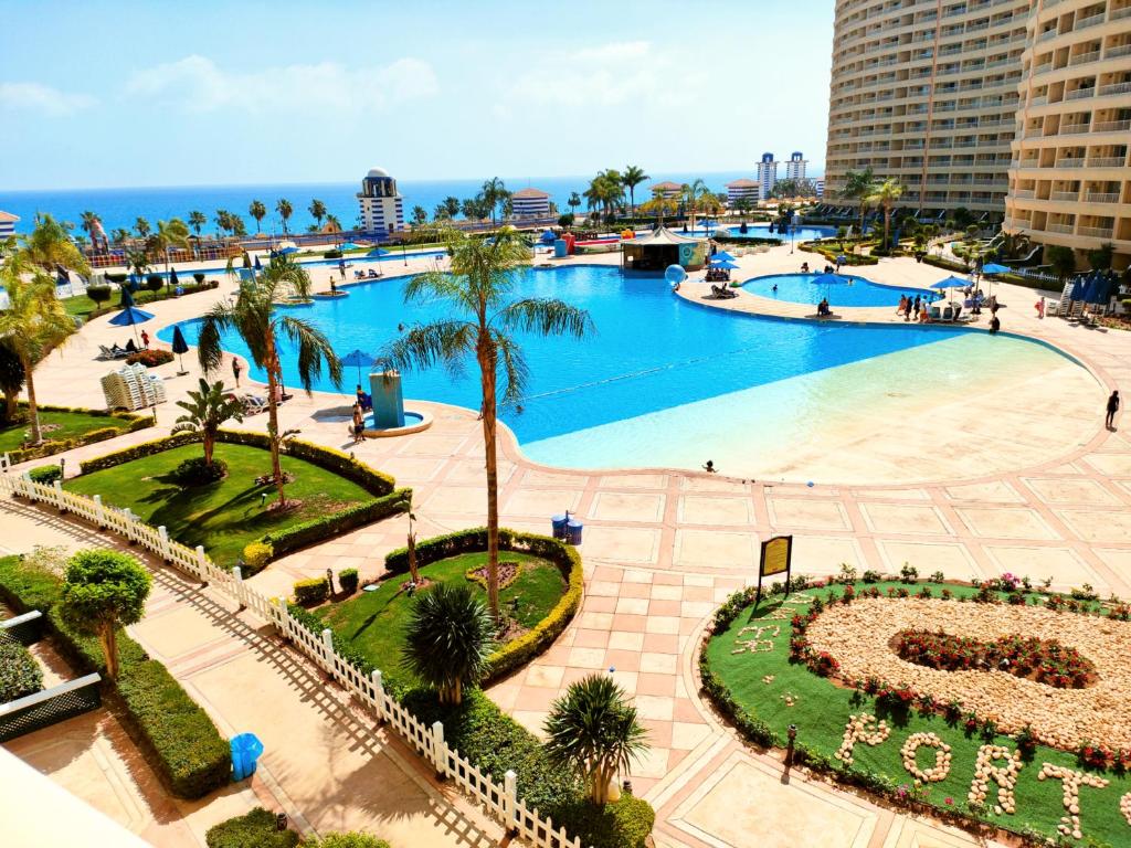 شاليه تامر عمر في ابراج بورتو السخنة للعائلات فقط Tamer Omar's Chalet in Porto Elsokhna Towers only Family