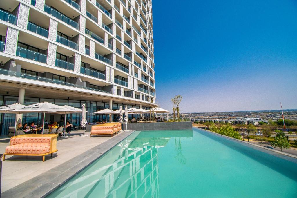 Ellipse luxury apartment waterfall
