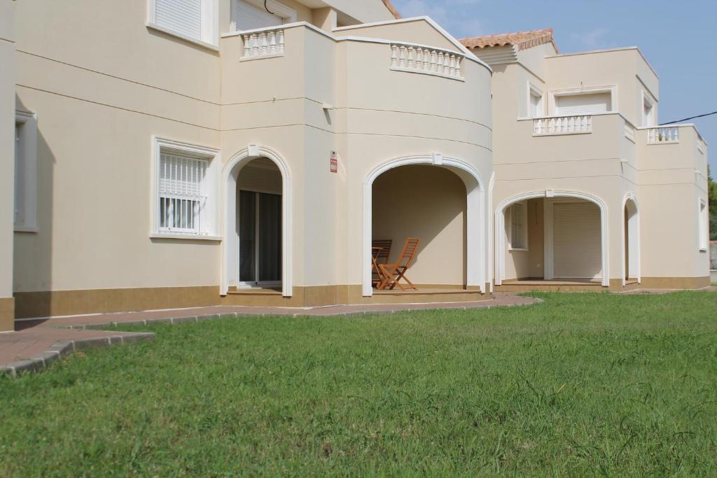Apartamento nuevo en urbanización a 250 metros de la playa