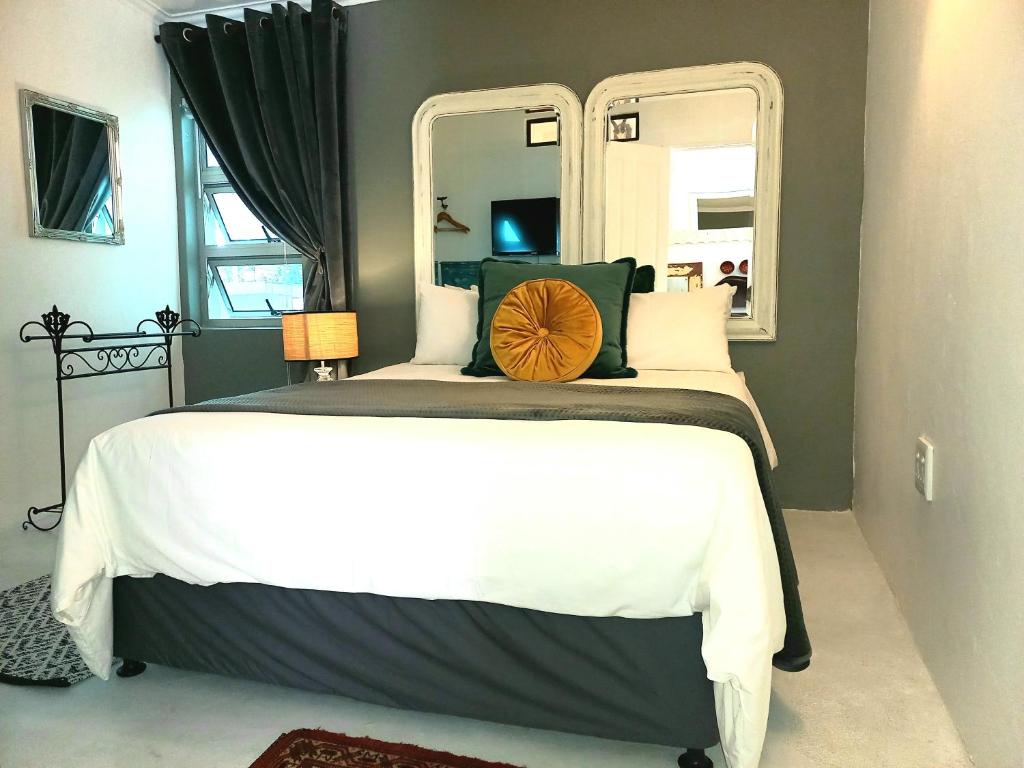 Rock Fig Suite - Villa Roc Guesthouse - No loadshedding