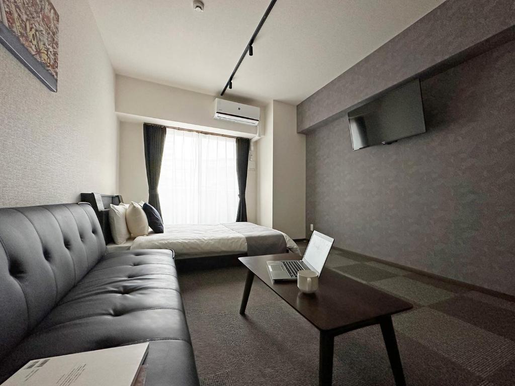 Well- Furnished with balcony Apt for 3 Ppl