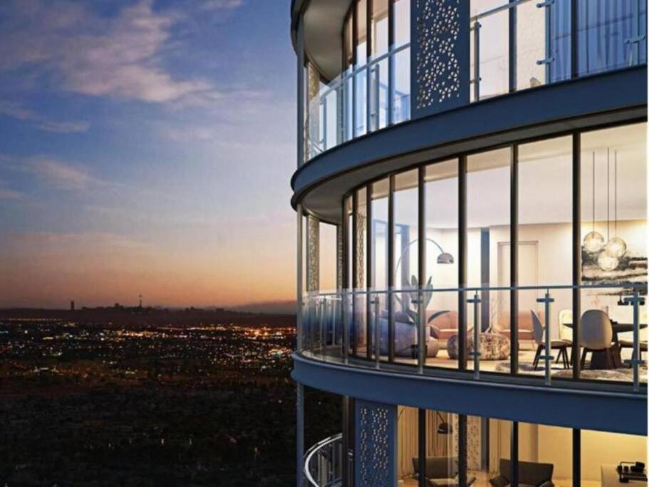 Icon Living at Ellipse Mall of Africa 2BR2BT APT -No Loadshedding